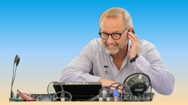 DJ Ron9 med dj pult